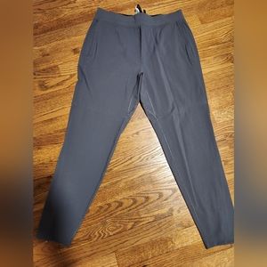 LuluLemon men's workout or lounge pockets size large